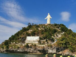 مائة جزيرة في الفلبين